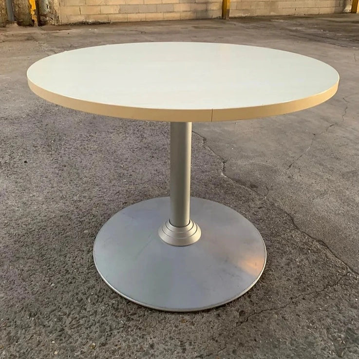 Table ronde claire Starfor de 95 cm