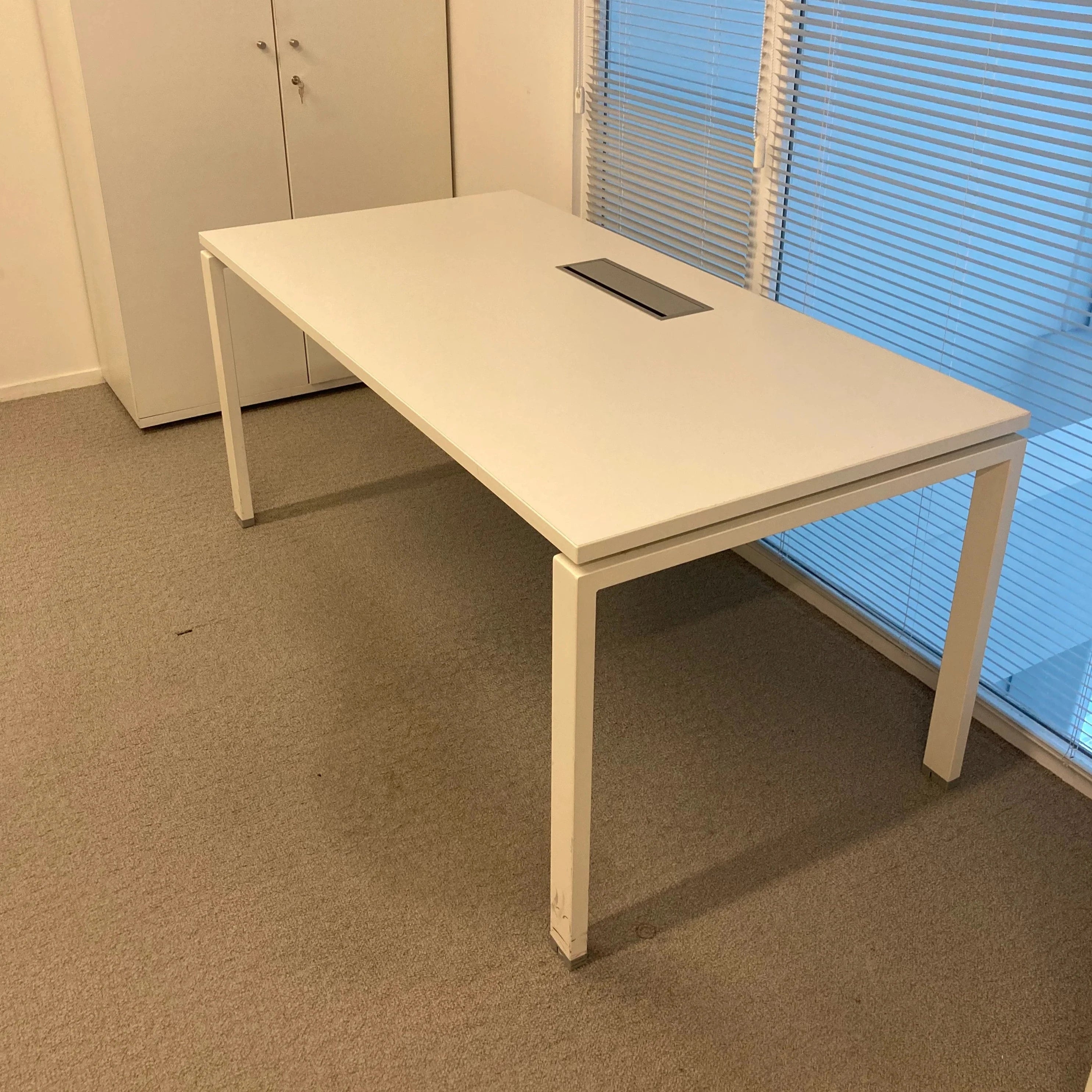 Bureau droit blanc Majencia