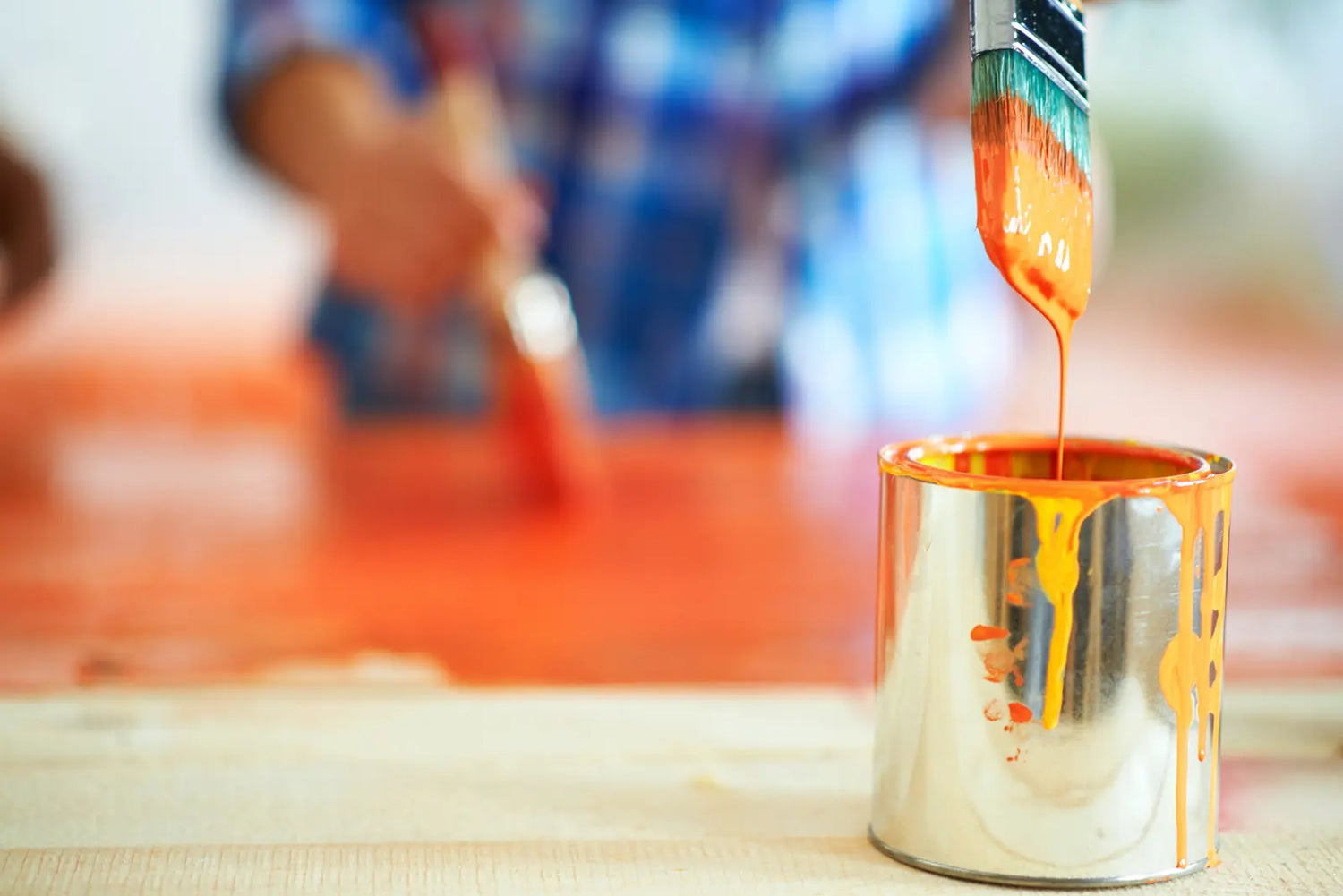 Bien choisir la peinture pour un meuble en bois